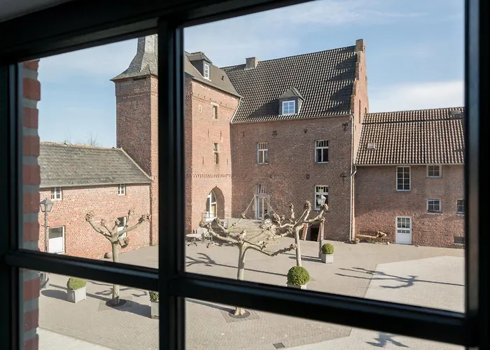 Hotel Burg Obbendorf 3*