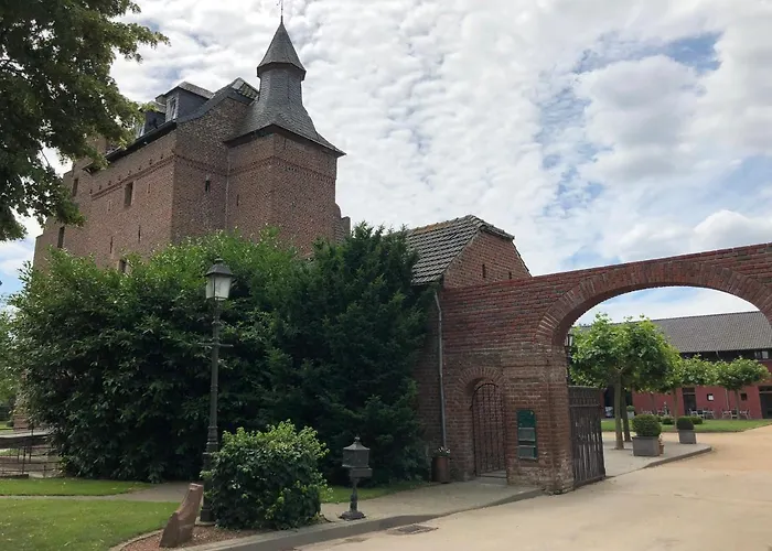 Hotel Burg Obbendorf 3*